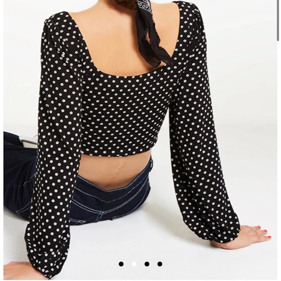 Nobody’s Child Black Square Neck Long Bell Sleeve Crop Top - Picture 4 of 6